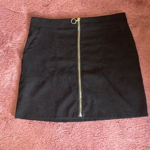 Zip-up skirt black